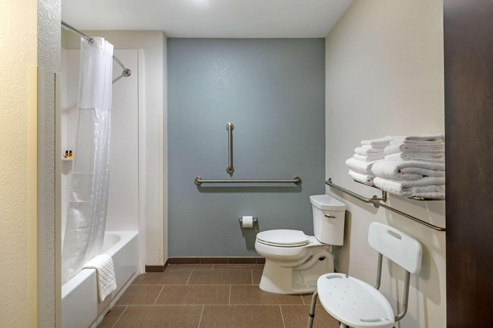 Best Western Plus Bluffton/Hilton Head Hotel Bagian luar foto