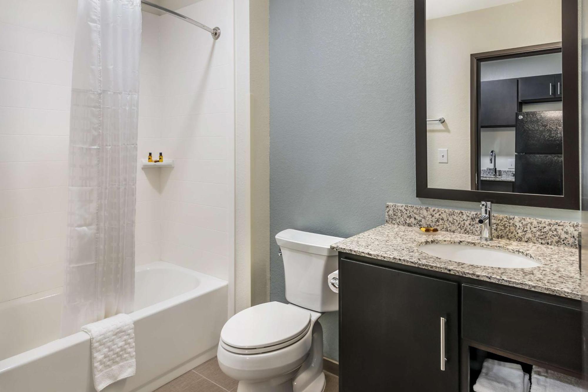 Best Western Plus Bluffton/Hilton Head Hotel Bagian luar foto